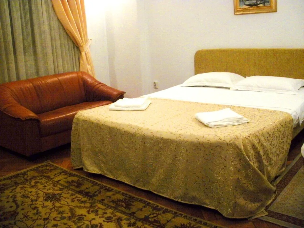 Bed & Breakfast Piata Lahovari Boutique Residence Bucharest