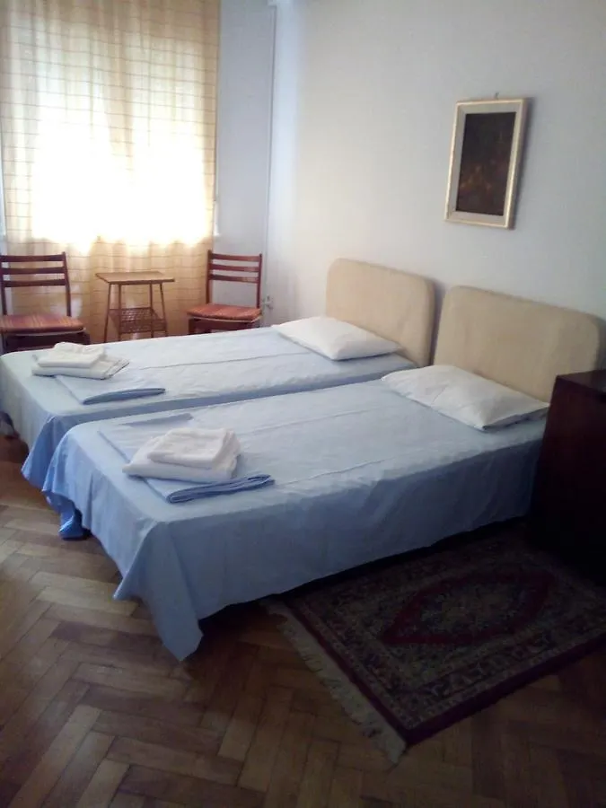 Piata Lahovari Boutique Residence Bucharest Bed & Breakfast